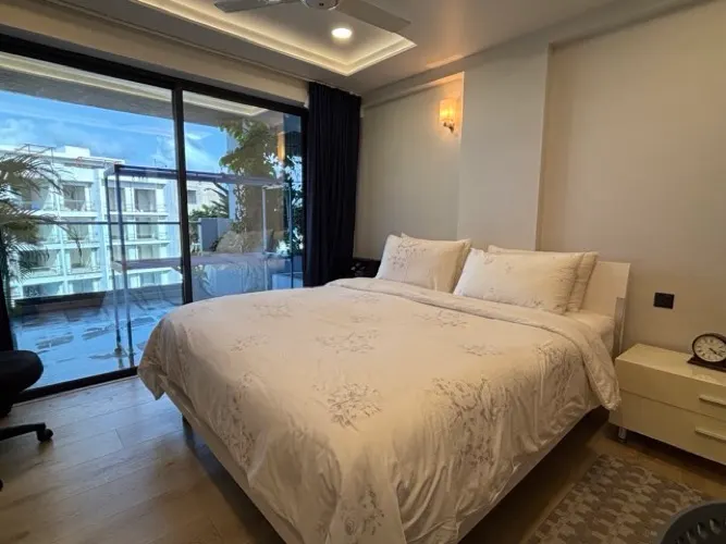 Penthouse for Sale, 3BD 3BTH Large Living and Dinning Area, Big Balcony Garden